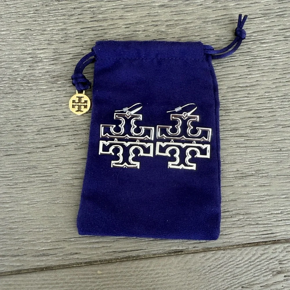 NWOT Tory Burch Britten Silver Drop Earrings - Picture 2 of 2